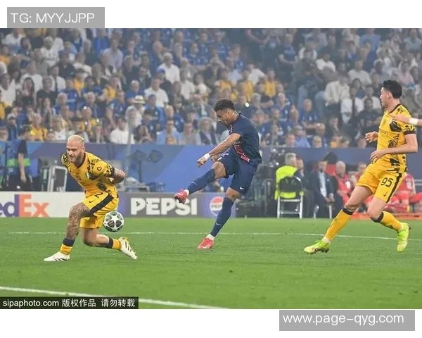 巴黎新援扎巴尔尼23岁表现抢眼空门救险助球队稳固主力地位